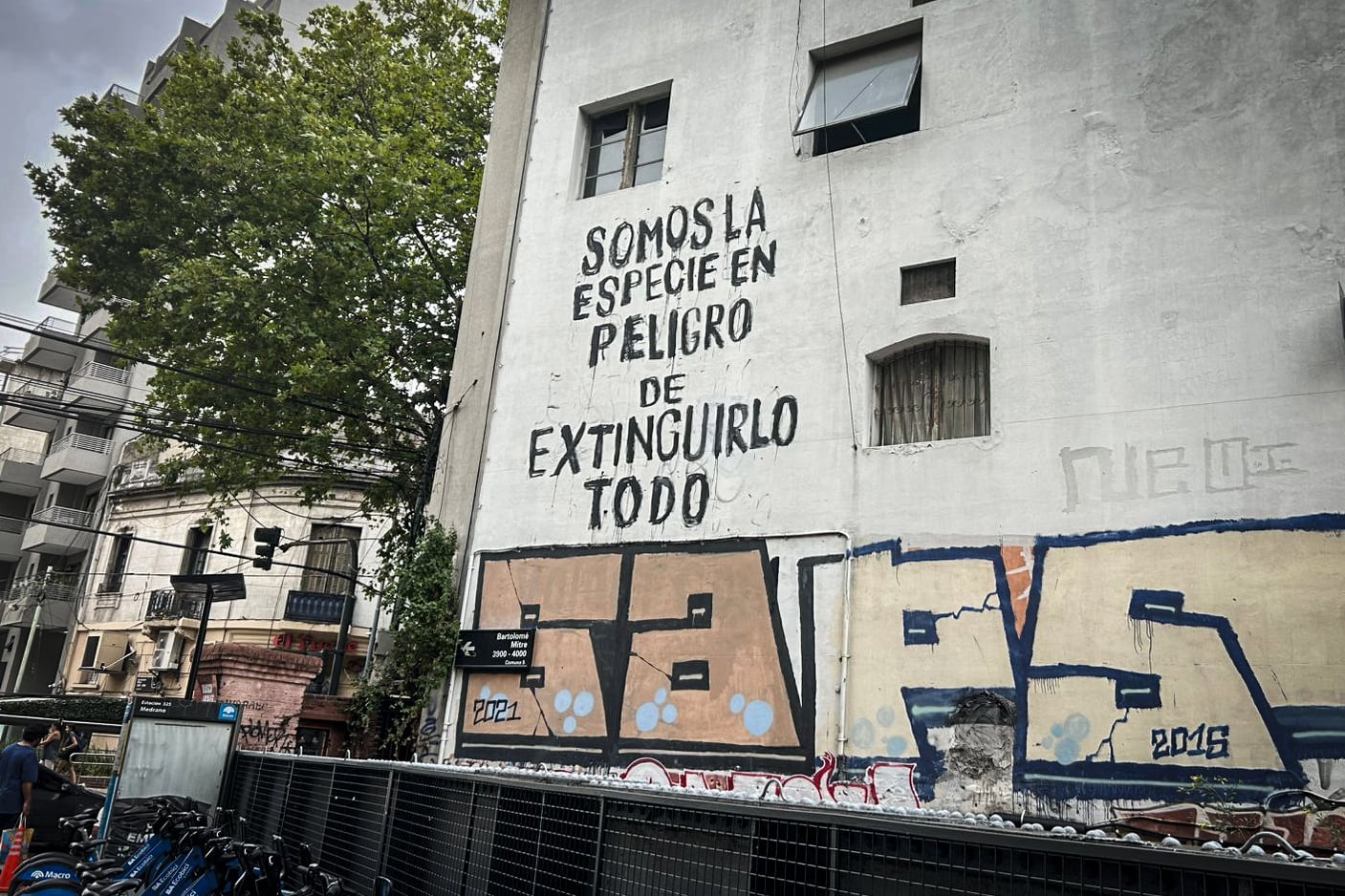 Pintada en Bartolome Mitre 3900 CABA