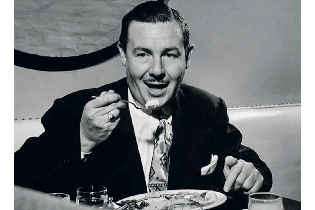 Frank McNamara, director de la Hamilton Credit Corporation, creó la primera tarjeta de crédito: Diners Club.