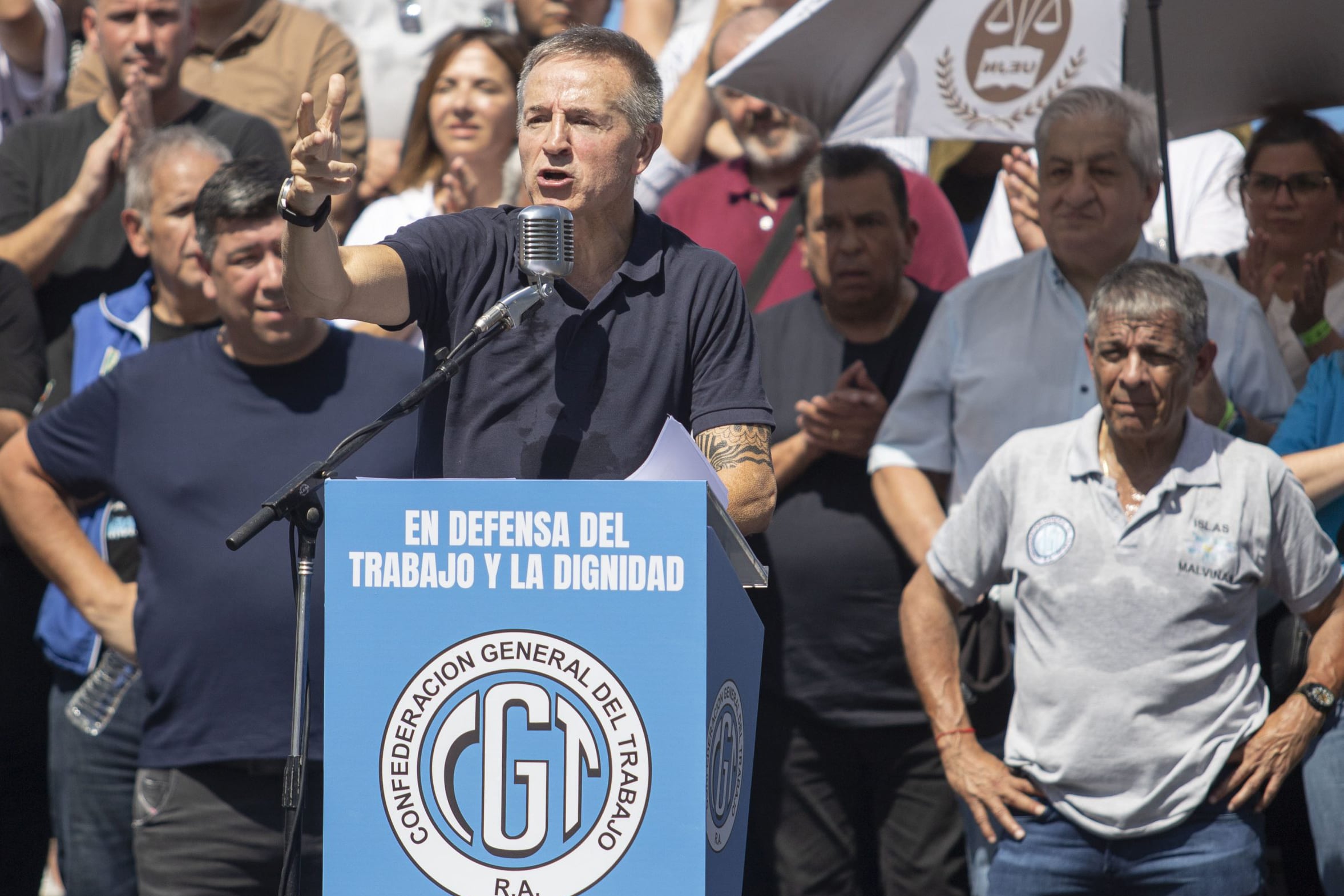 La CGT se reúne de urgencia para debatir un paro general