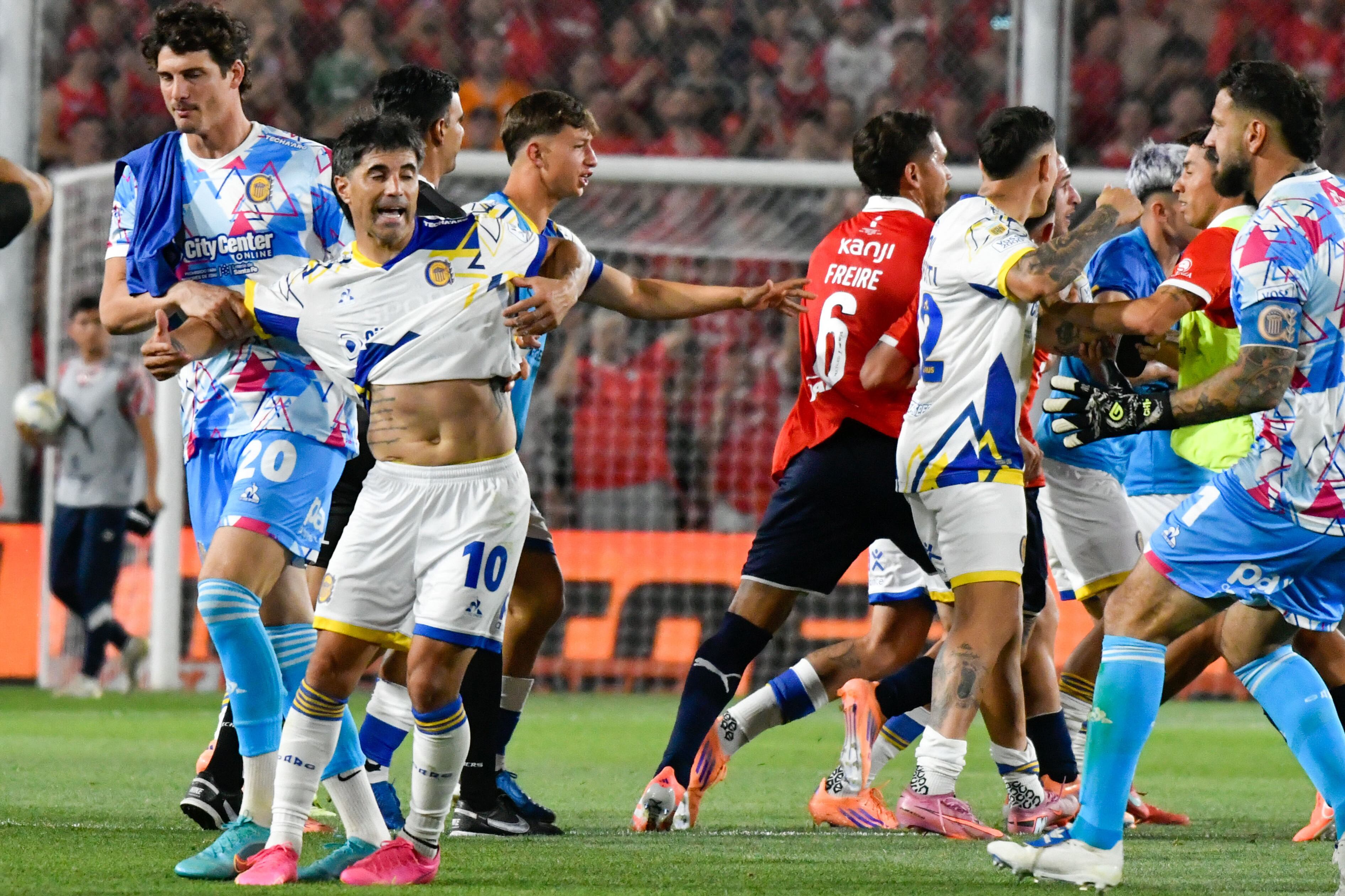 Ignacio Malcorra expulsado en Rosario CEntral fecha 16