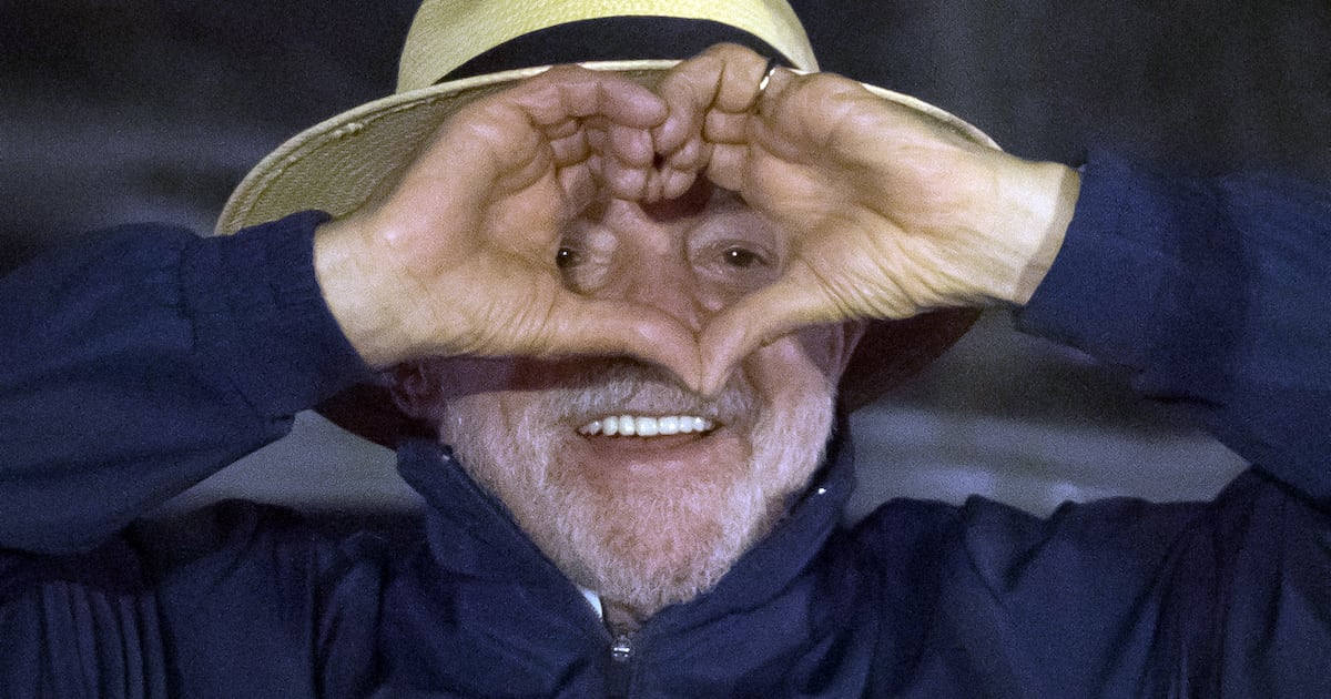 El Senado de Brasil aprobó el fin del 6x1, una victoria de Lula a días del balotaje