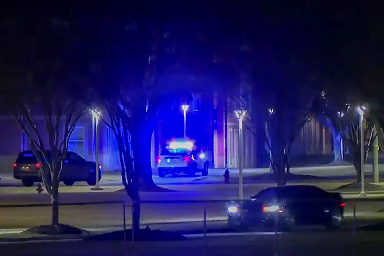 Tiroteo en complejo residencial de universidad de Carolina del Sur deja dos muertos
