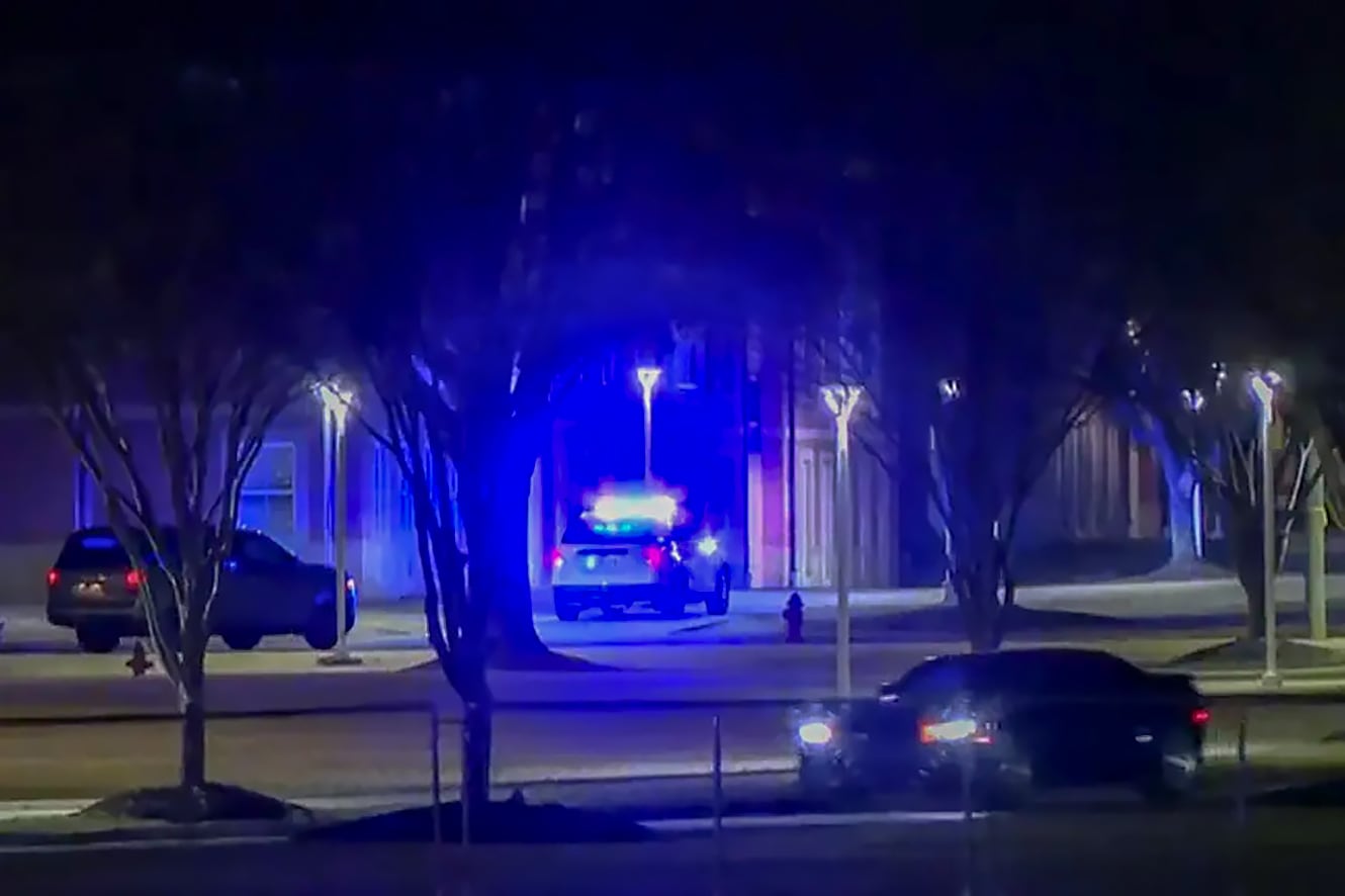 Tiroteo en complejo residencial de universidad de Carolina del Sur deja dos muertos