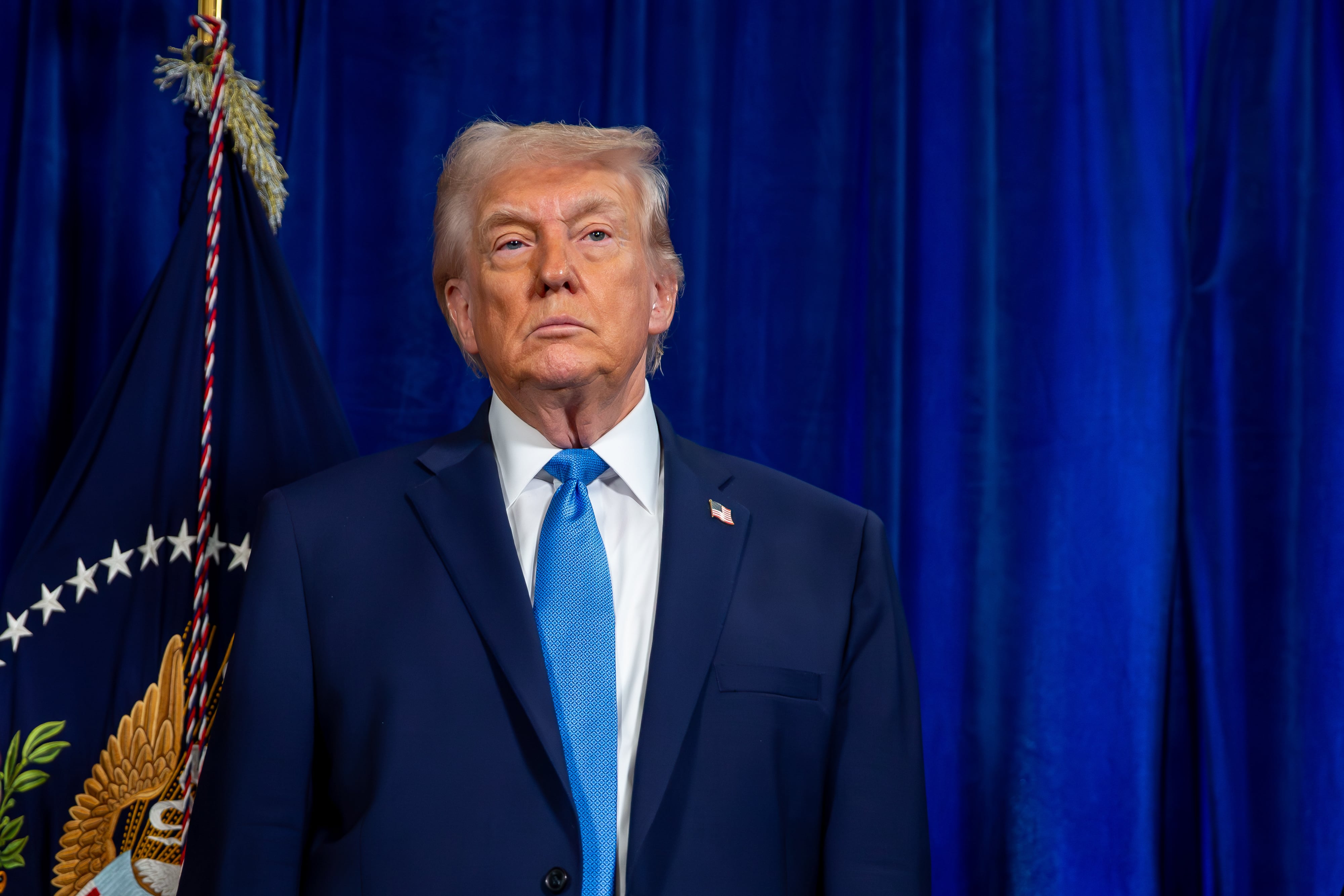 Palm Beach (United States), 04/01/2026.- US President Donald Trump looks on during a news conference at the Mar-a-Lago Club in Palm Beach, Florida, USA, 03 January 2026. Venezuelan President Nicolas Maduro has been charged in the US after he was captured and flown out of Venezuela, following a series of airstrikes that mark an extraordinary escalation in the Trump administration's months-long campaign against the country. EFE/EPA/NICOLE COMBEAU / POOL