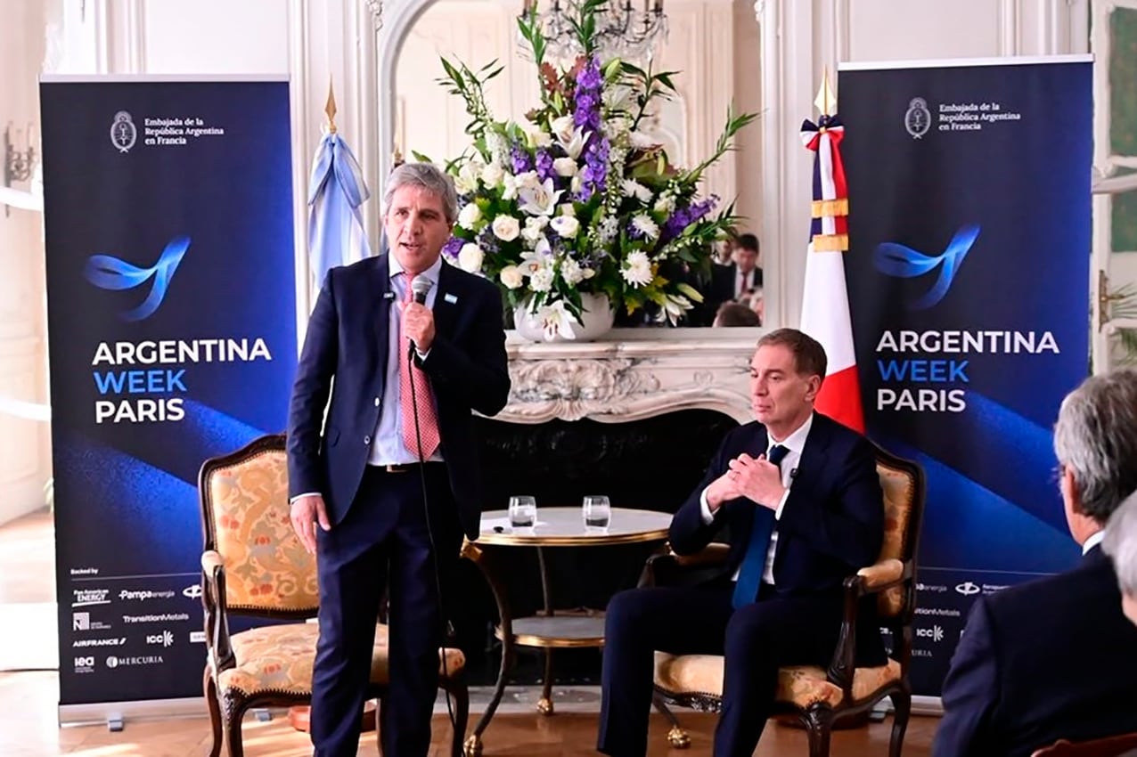 Luis Caputo en Francia