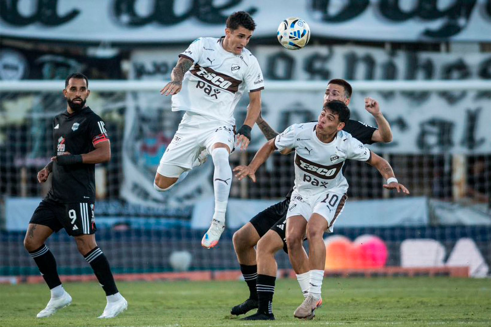 NOTICIAS ARGENTINAS BAIRES MARZO 2: Deportivo Riestra enfrenta a Platense por la fecha 8 del Tornel de La Liga