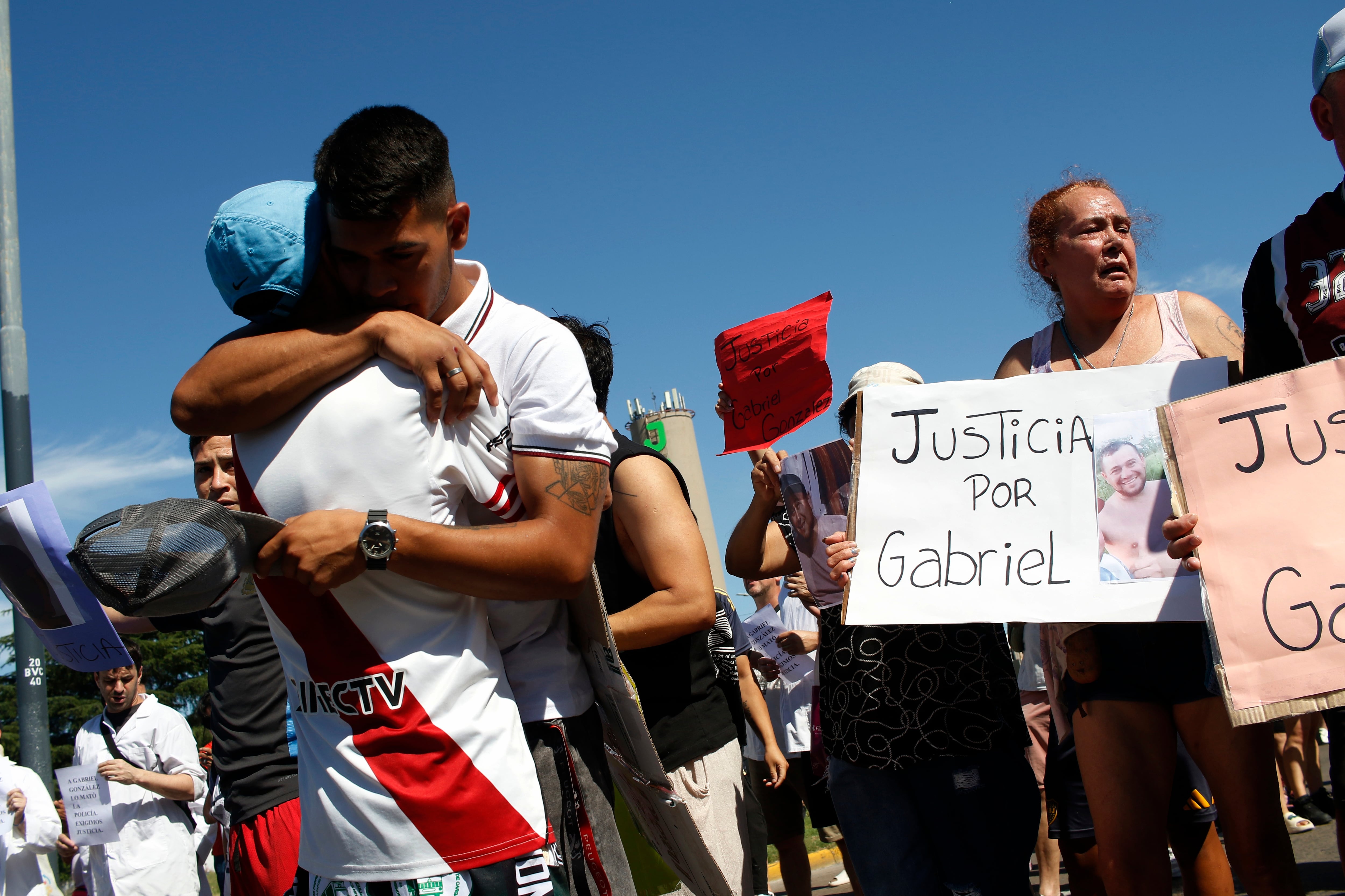 Gatillo fácil en Lugano: familiares, organizaciones y vecinos protestan por su asesinato - Image 3