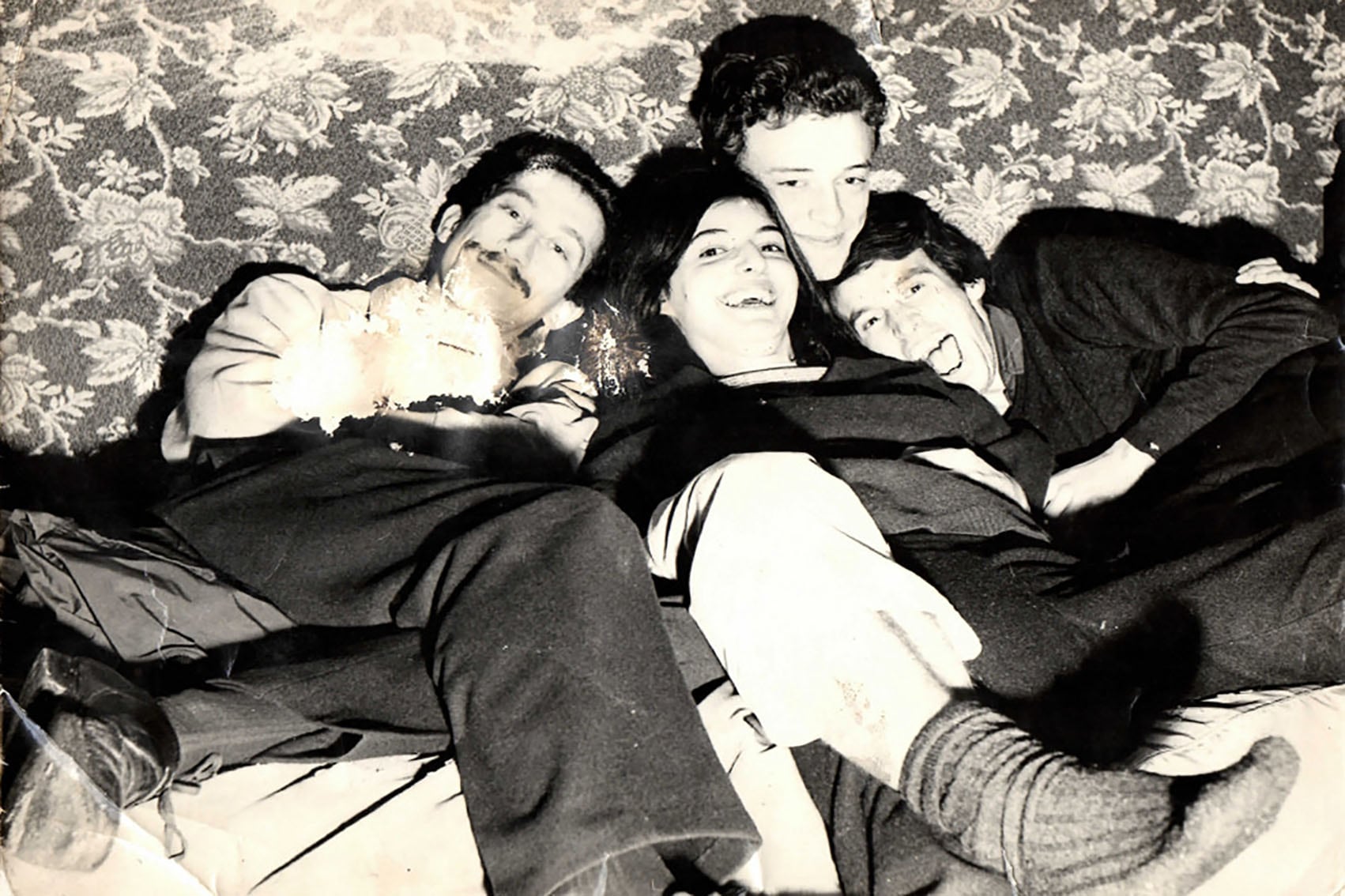 GENTILEZA
     Los Beatniks  Moris   Pajarito