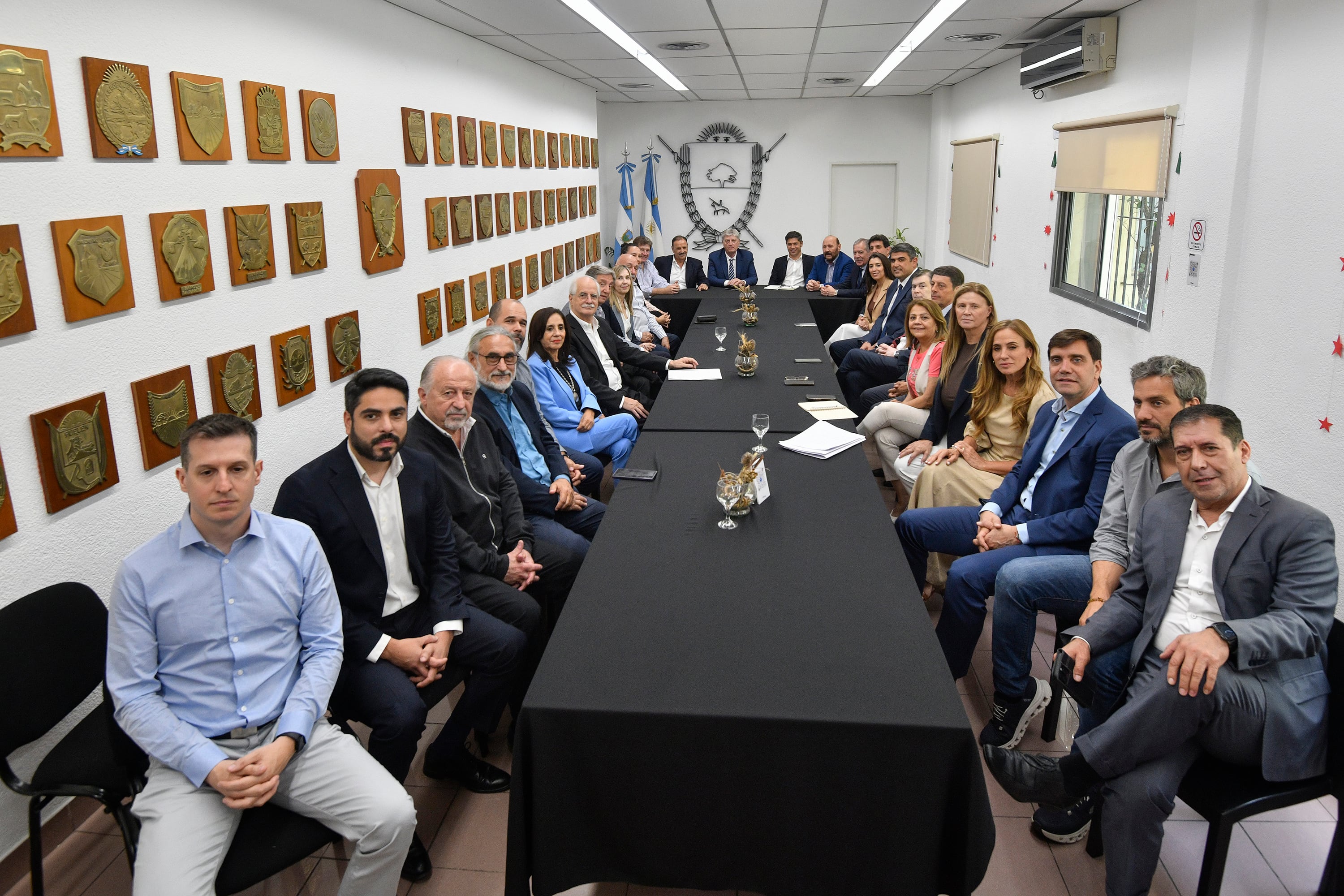 Reunion de gobernadores y legisladores en la casa de la provincia de la Pampa, Sergio Raúl Ziliotto, Axel Kicillof.