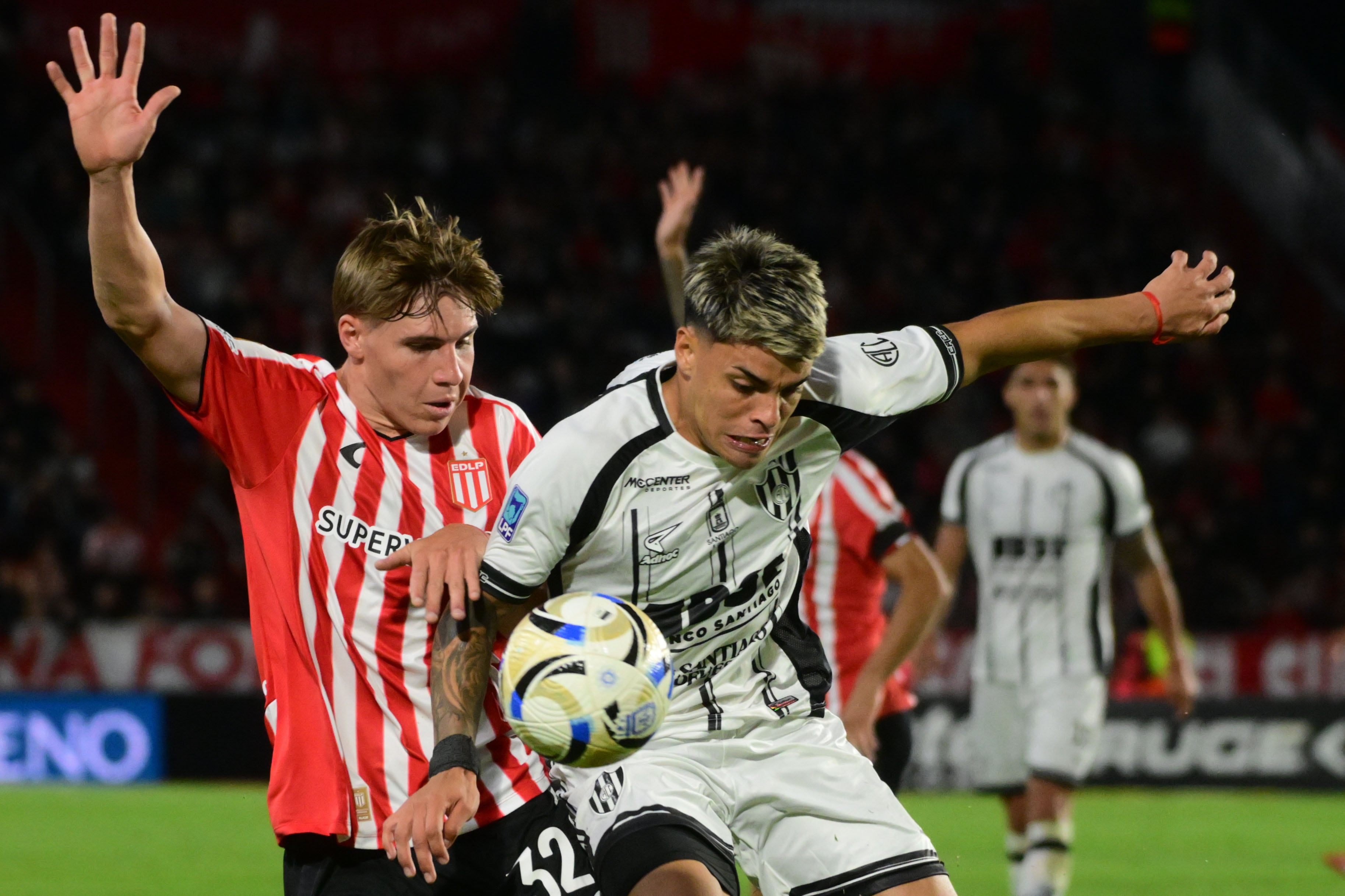 FOTOBAIRES 
     torneo   apertura 2026    estudiantes de la plata    central cordoba