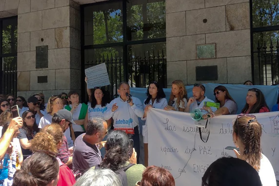 docentes contra la violencia escolar en Mar del Plata