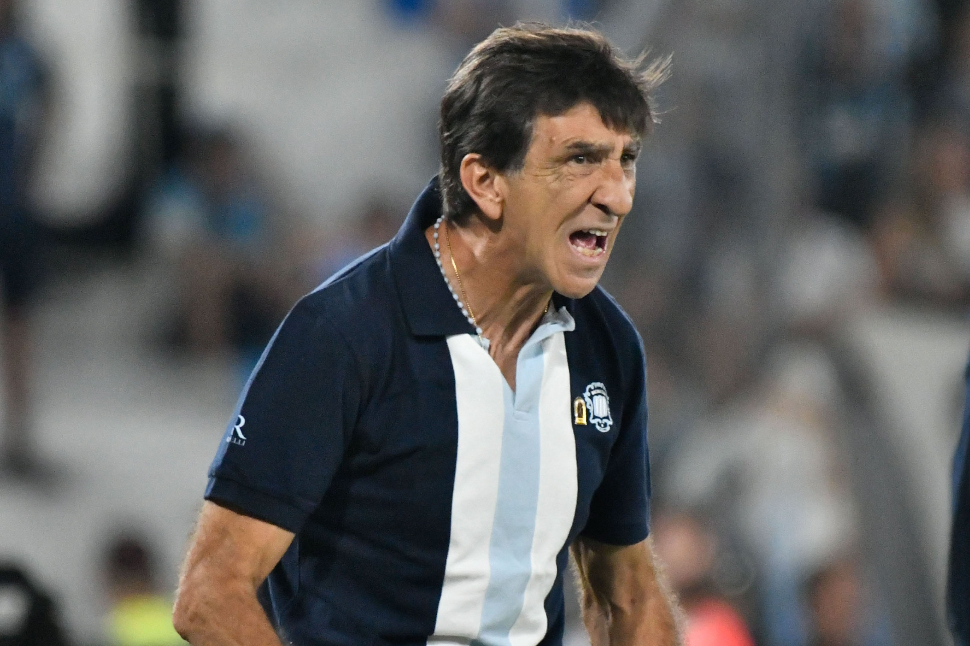 FOTOBAIRES 
    racing   gustavo costas