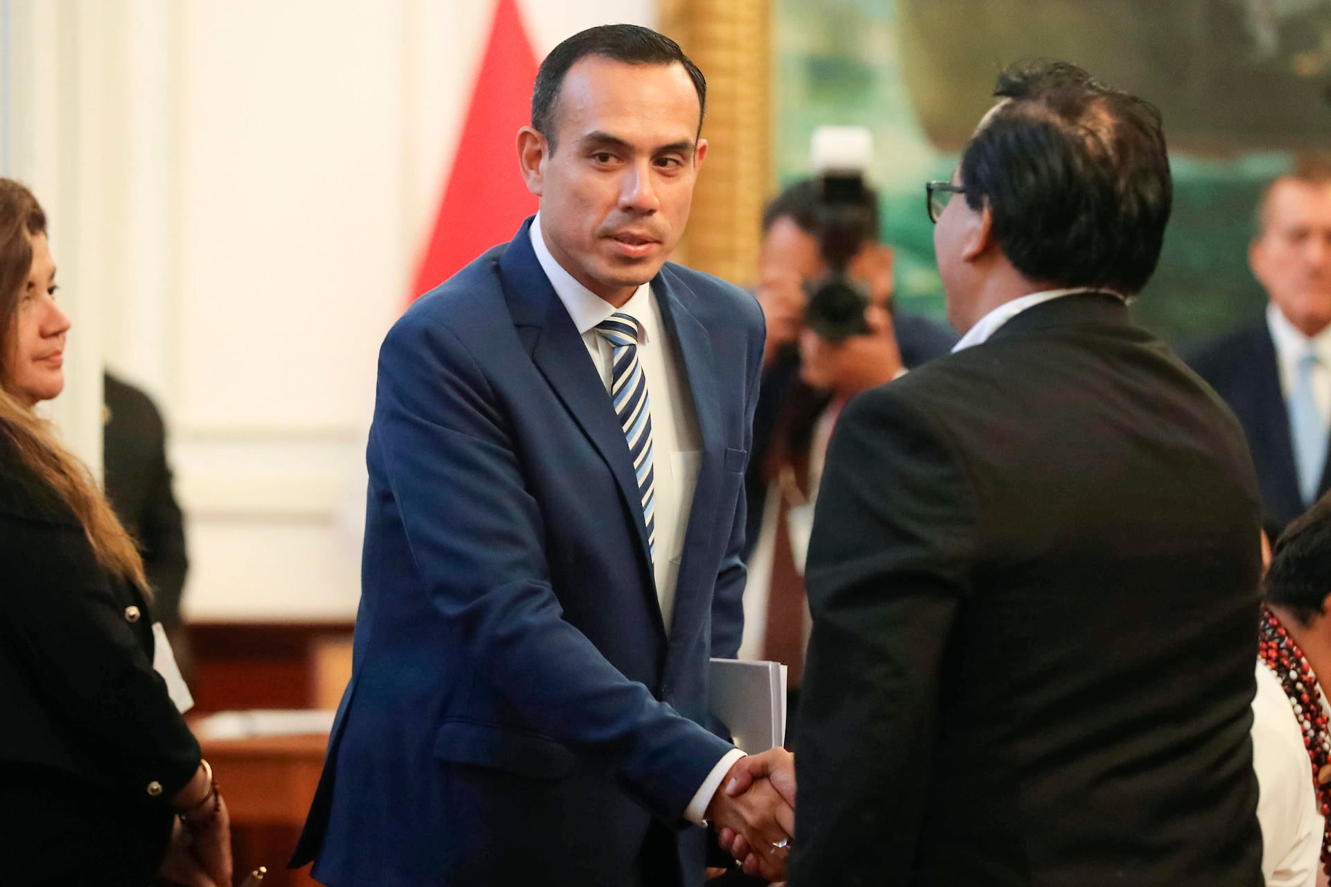 .- El presidente de transición de Perú, José Jerí, se presenta ante la Comisión de Fiscalización y Contraloría del Congreso