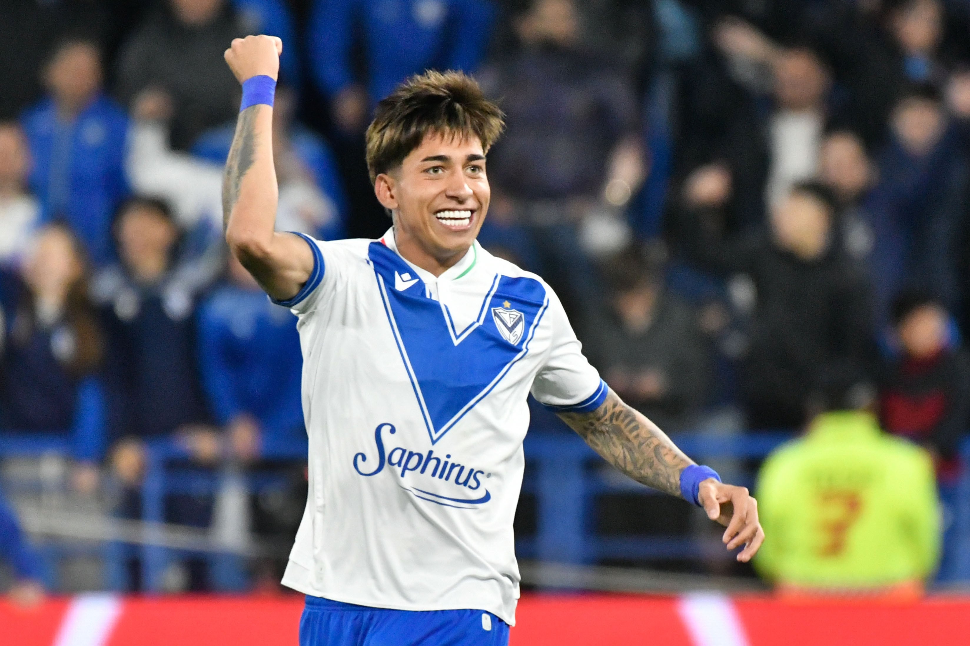 FOTOBAIRES  
    velez sarsfield   maher carrizo