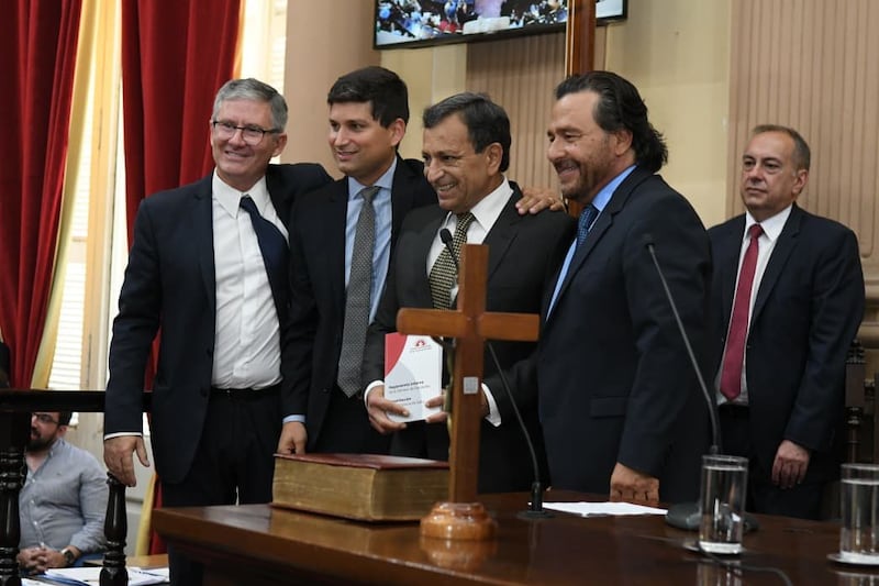 Marcelo Lara Gros, junto a Baltasar, su hijo e intendente de Orán