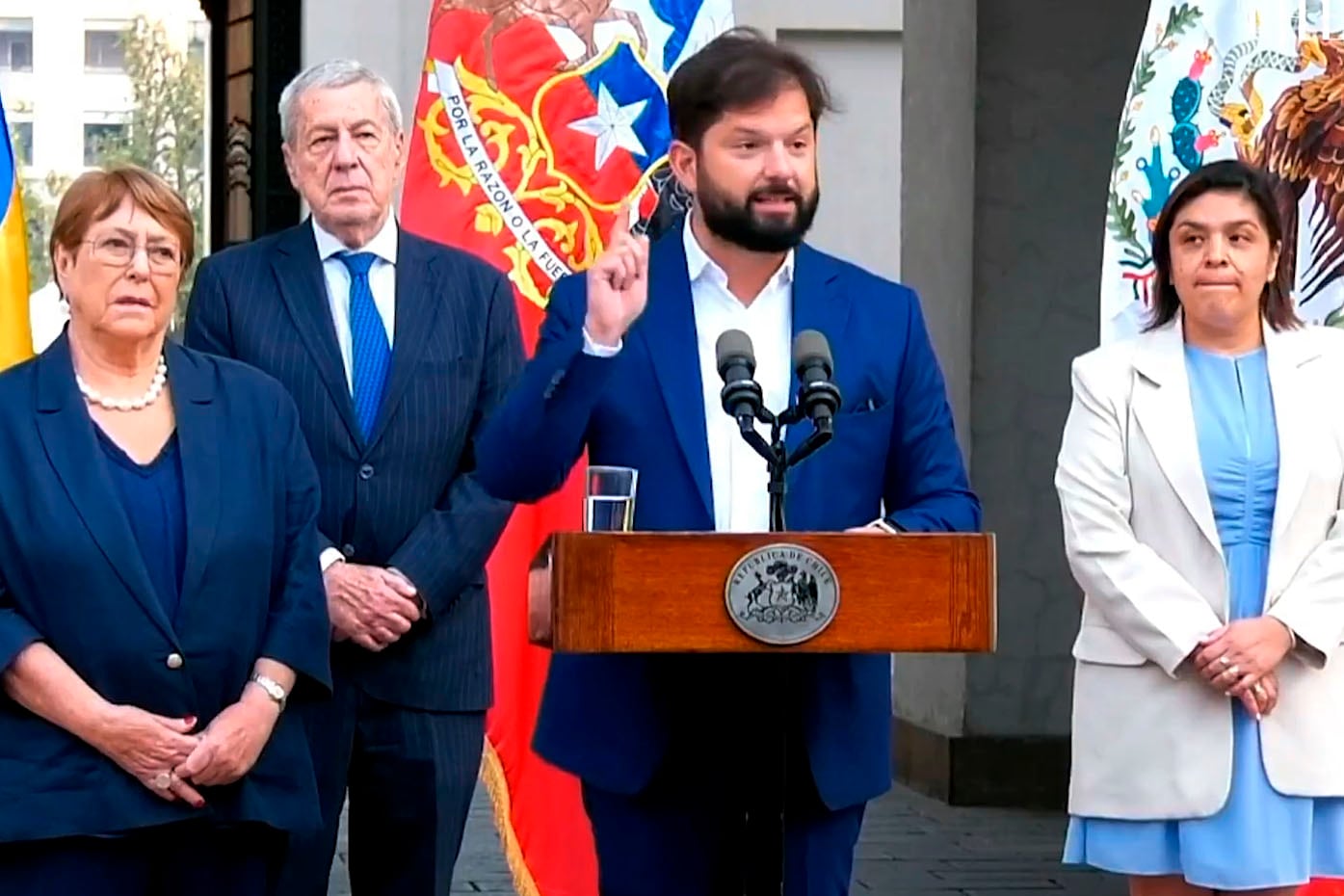 FOTO CAPTURA VIDEO 
   chile   gabriel boric  bachelet
