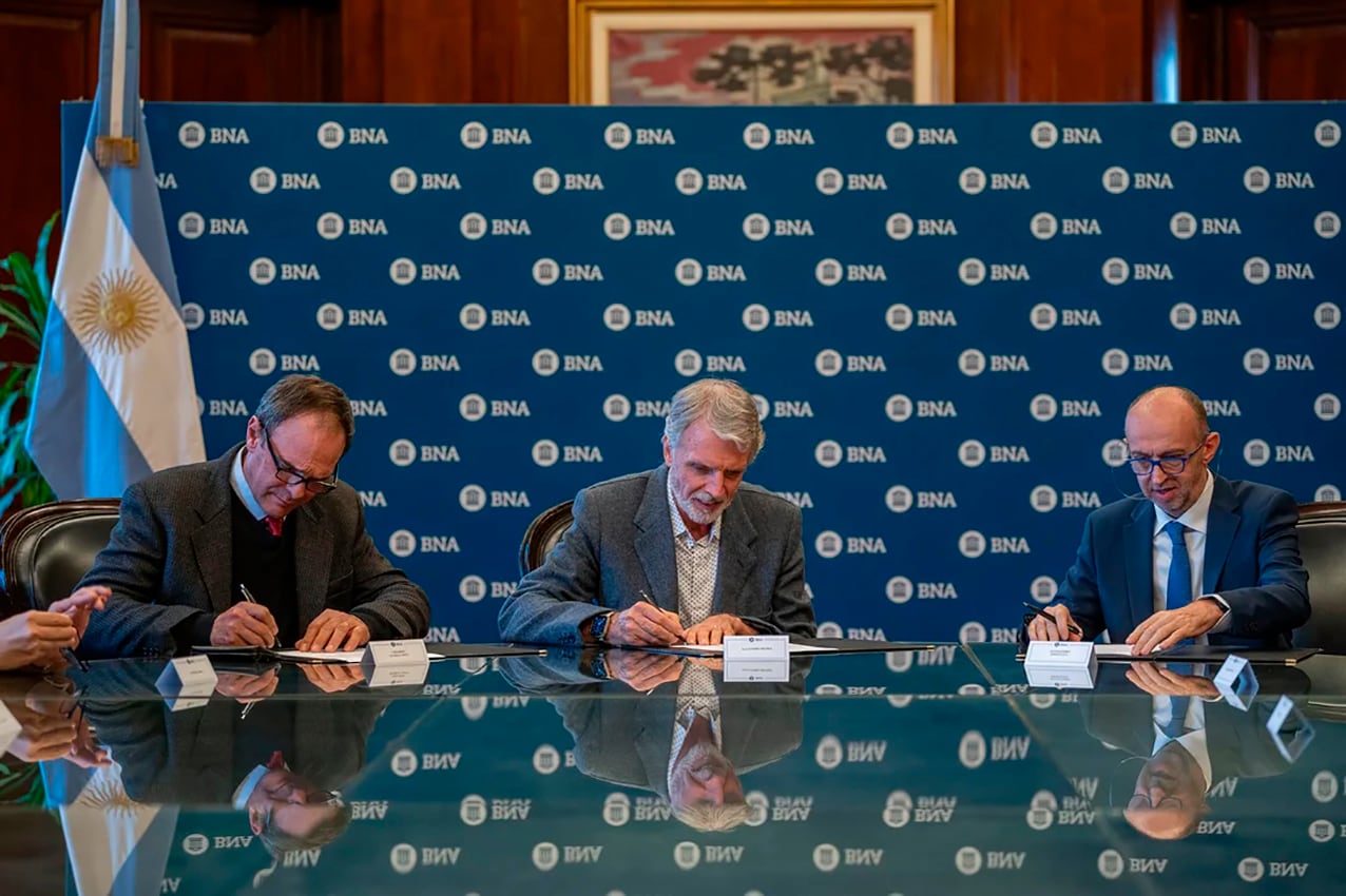 Alejandro Henke (en el medio) es el nuevo vicepresidente del Banco Nación. Foto: Agencia NA