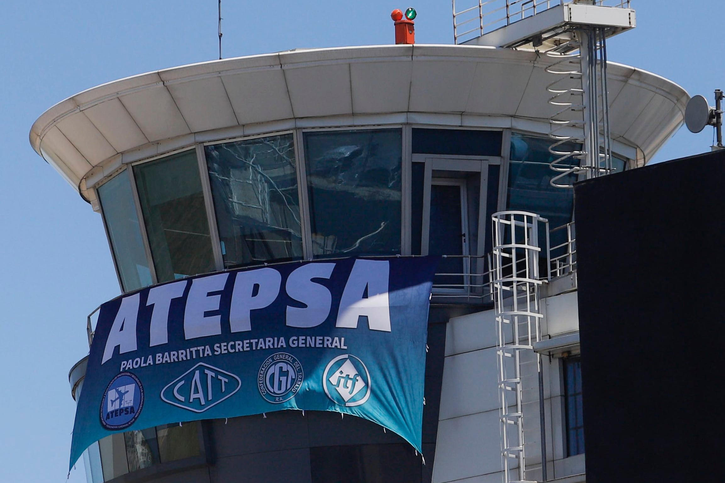 NOTICIAS ARGENTINAS BAIRES, DICIEMBRE 17: Un paro que afecta tanto a vuelos nacionales como internacionales se desarrolla hoy, convocado por la Asociación Técnicos y Empleados de Protección y Seguridad a la Aeronavegación (ATEPSA), el gremio de controladores aéreos. FOTO NA DANIEL VIDES