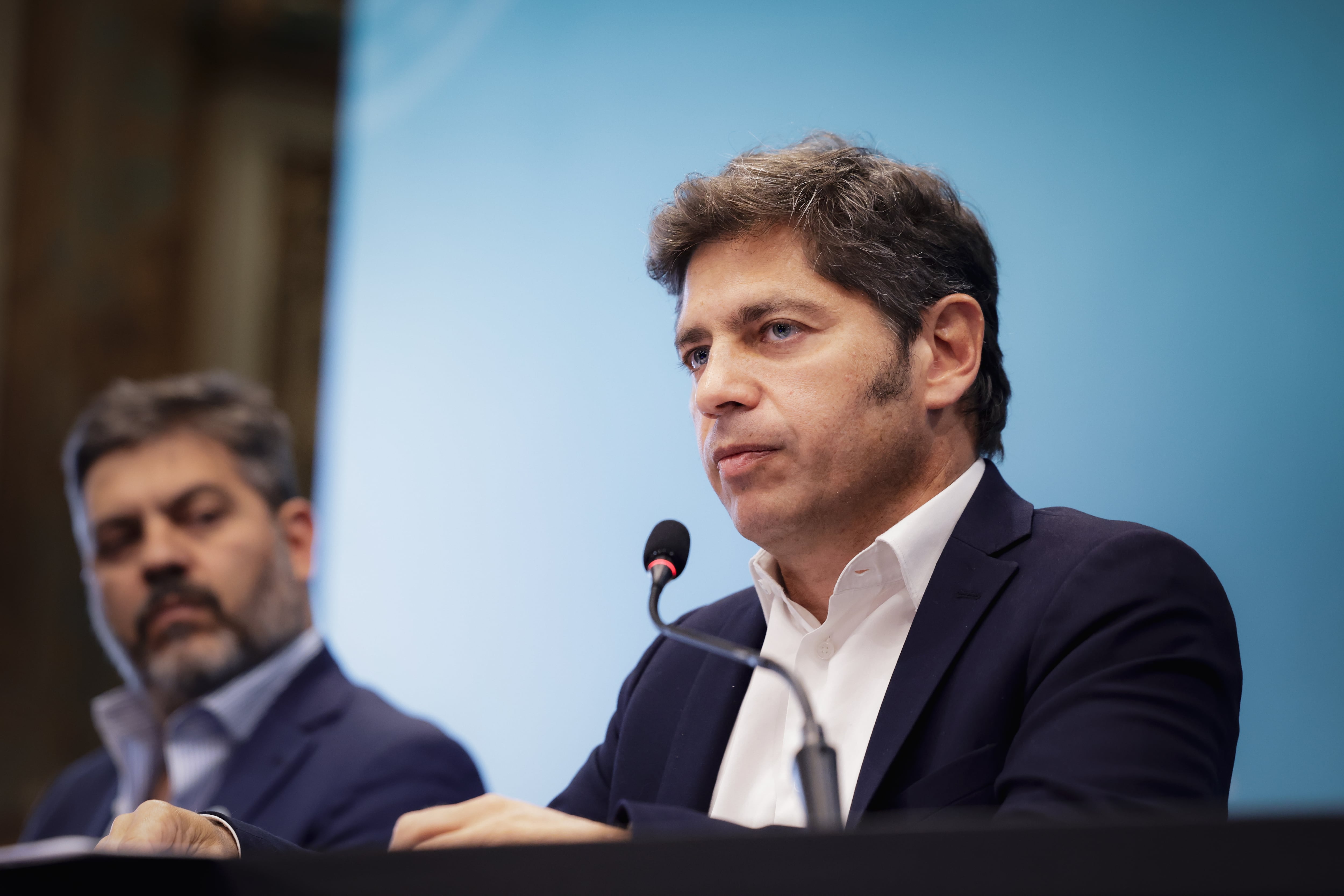Reunión Kicillof con intendentes en el Salón Dorado de La Plata