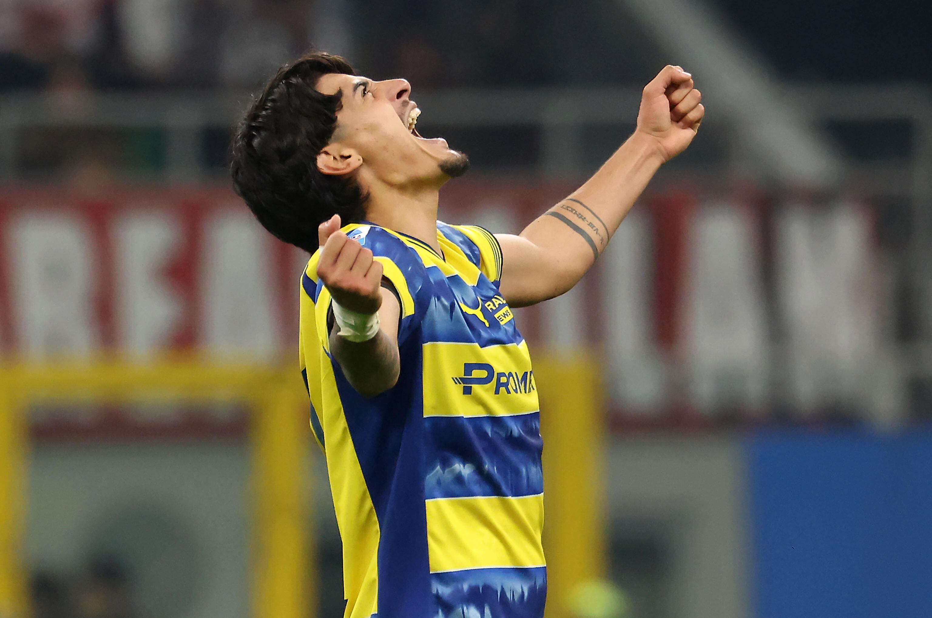 MILAN (Italy), 22/02/2026.- Parma's Mariano Troilo celebrates at the end of the Italian Serie A soccer match between Milan and Parma in Milan, Italy, 22 February 2026. (Italia) EFE/EPA/MATTEO BAZZI