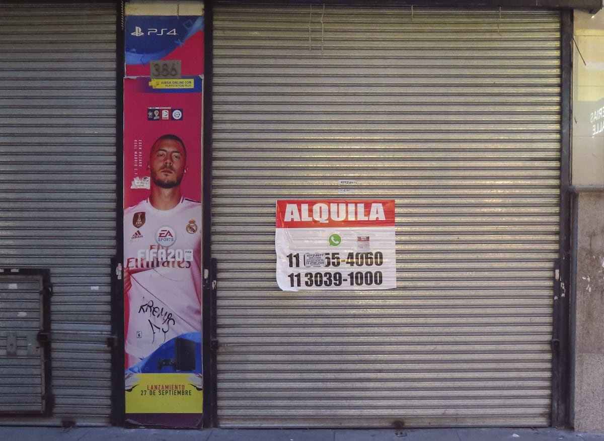 Economía y corrupción le pegan fuerte a Milei