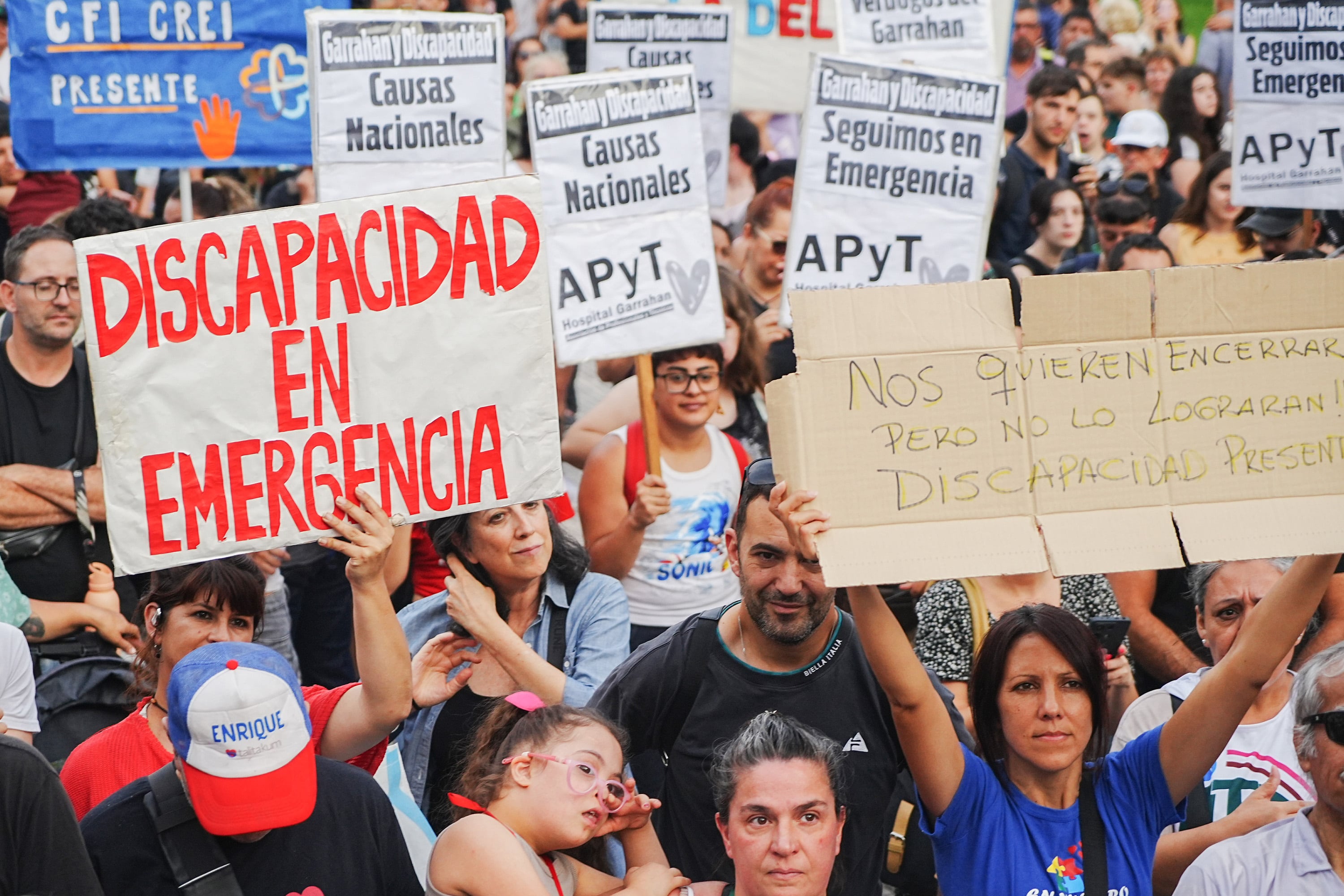 Marcha a Plaza de Mayo por recortes en discapacidad.