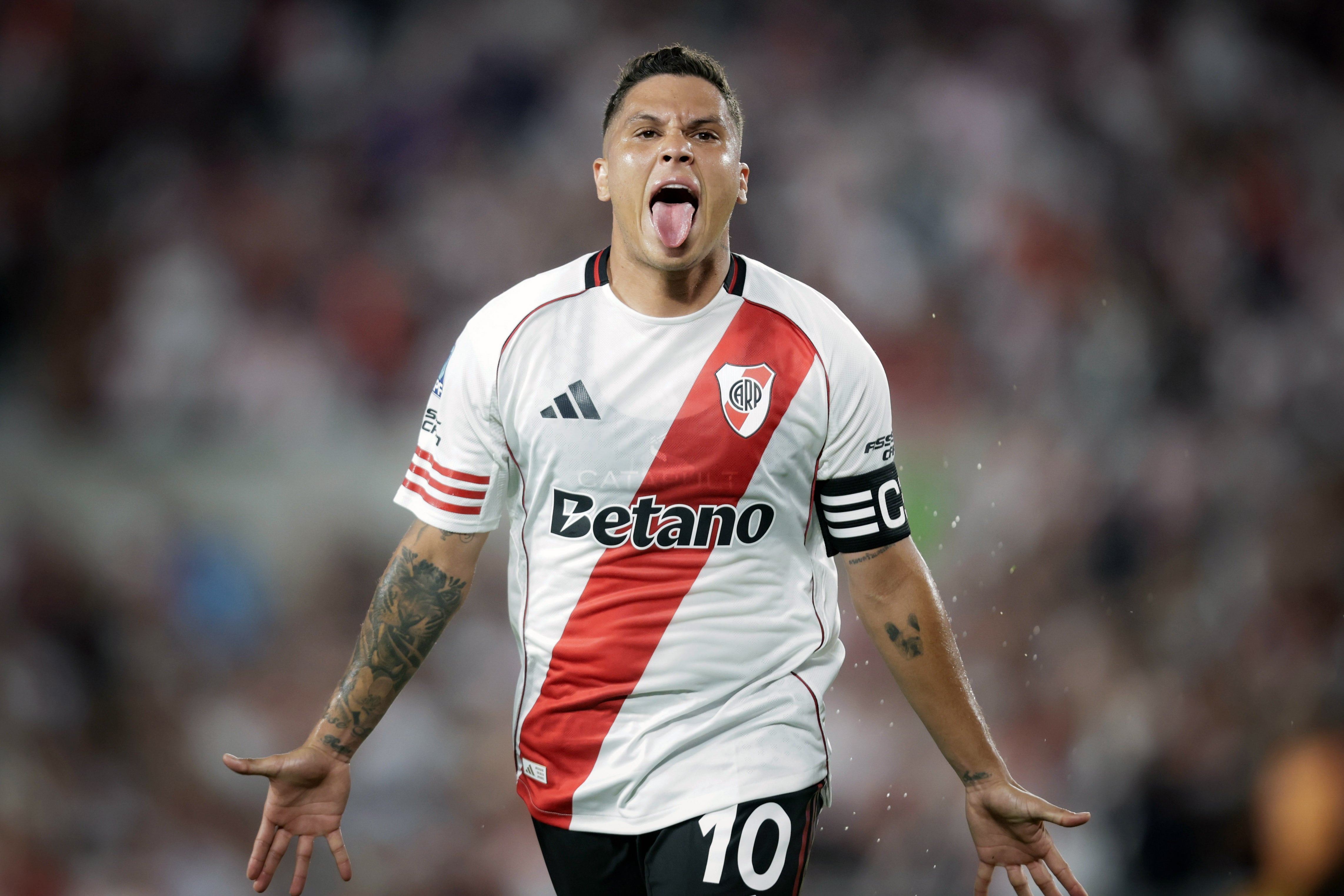 FOTOBAIRES
  torneo  apertura 2026  river  gimnasia de la plata  juan quintero