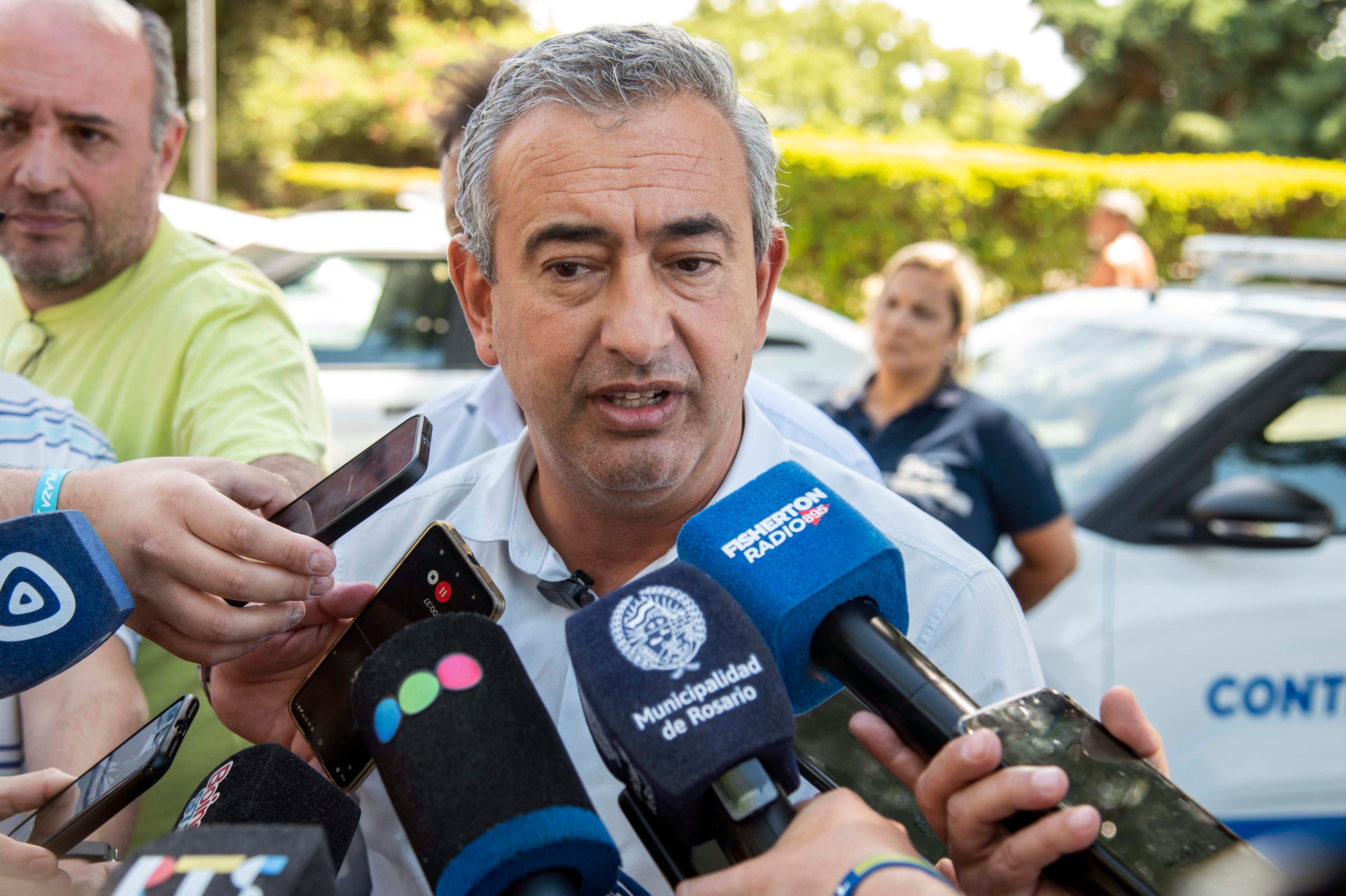 Pablo javkin conferencia de prensa entrega patrulleros control