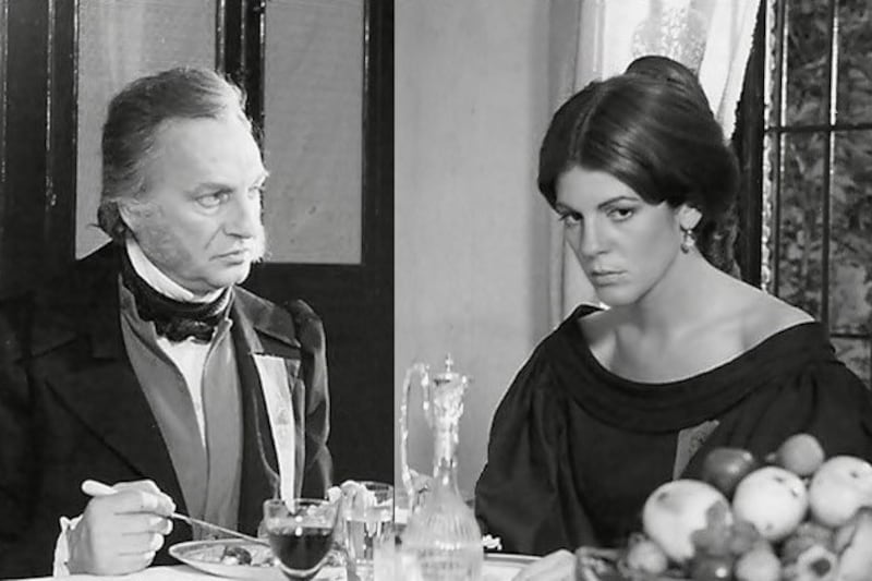 Héctor Alterio - Camila