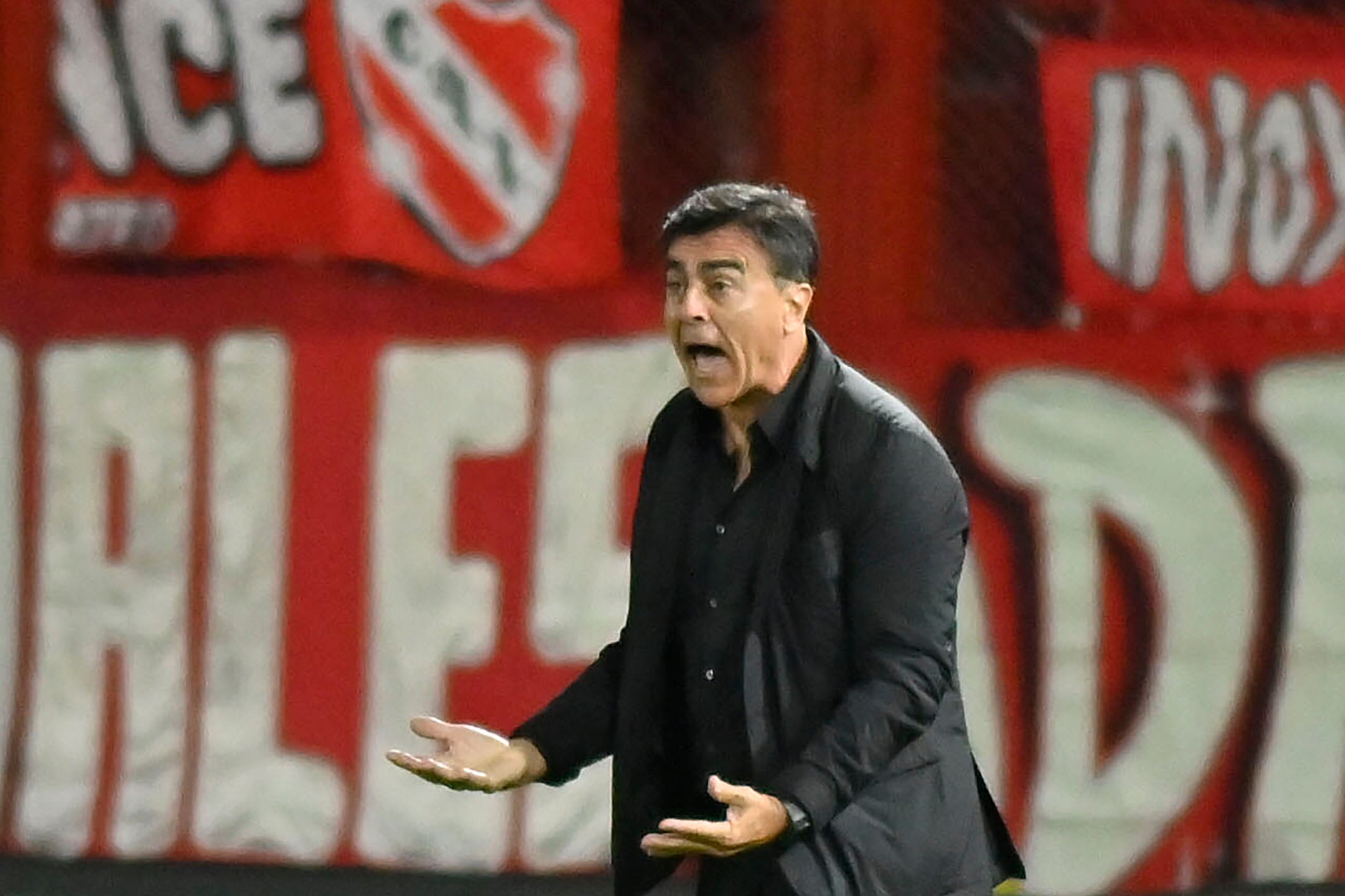 FOTOBAIRES 
     torneo   apertura 2026    independiente   talleres de cordoba    quinteros