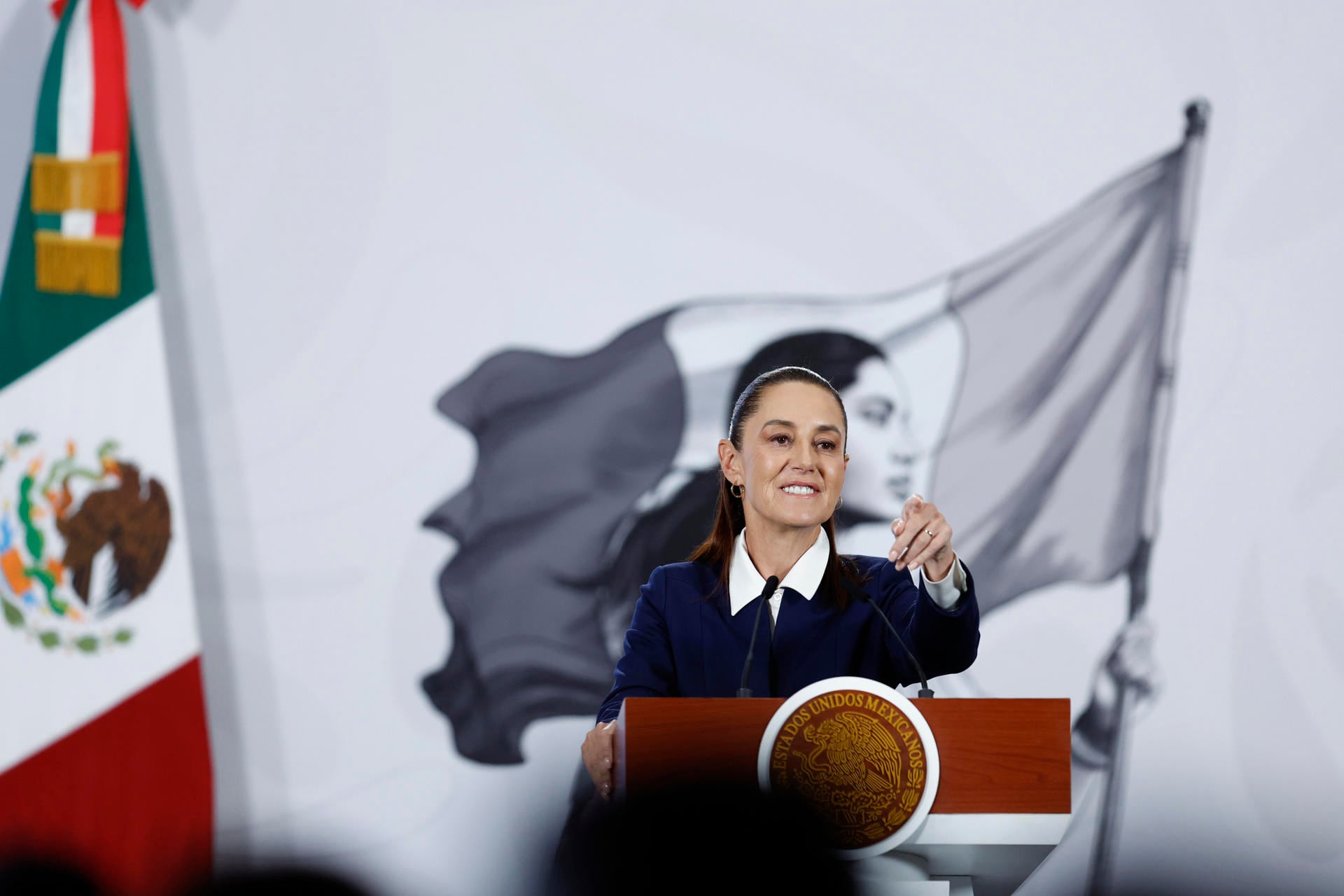 MEX7789. CIUDAD DE MÉXICO (MÉXICO), 23/03/2026.- La presidenta de México, Claudia Sheinbaum, habla durante una rueda de prensa este lunes, en el Palacio Nacional de la Ciudad de México (México)