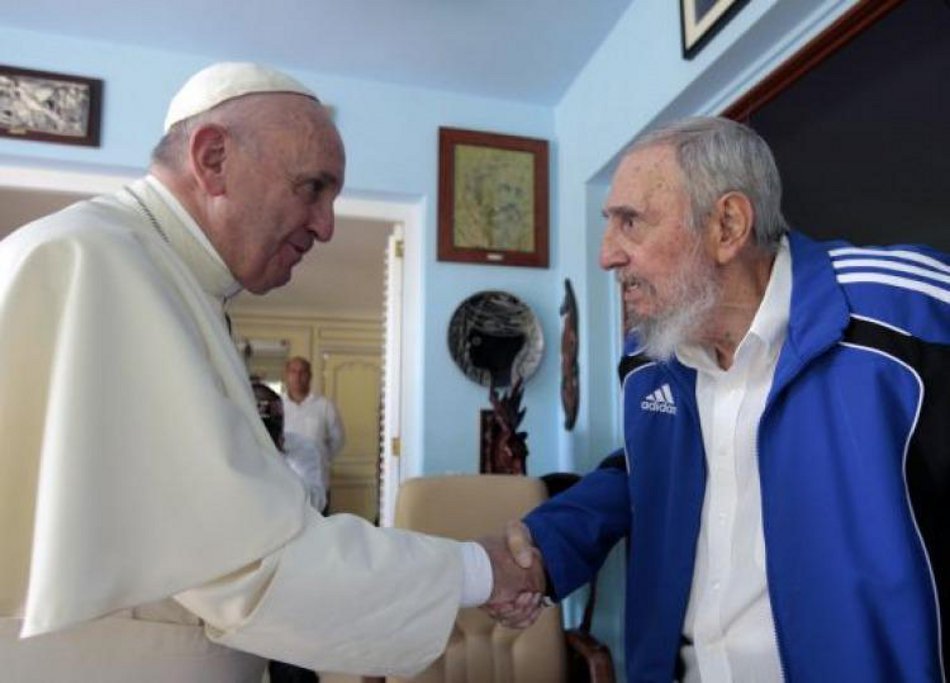 Francisco estuvo con Fidel Castro en septiembre del año pasado durante su visita a Cuba. (Fuente: Télam)